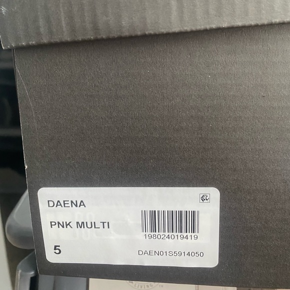 Bersey Johnson Daena shoes - Picture 6 of 6